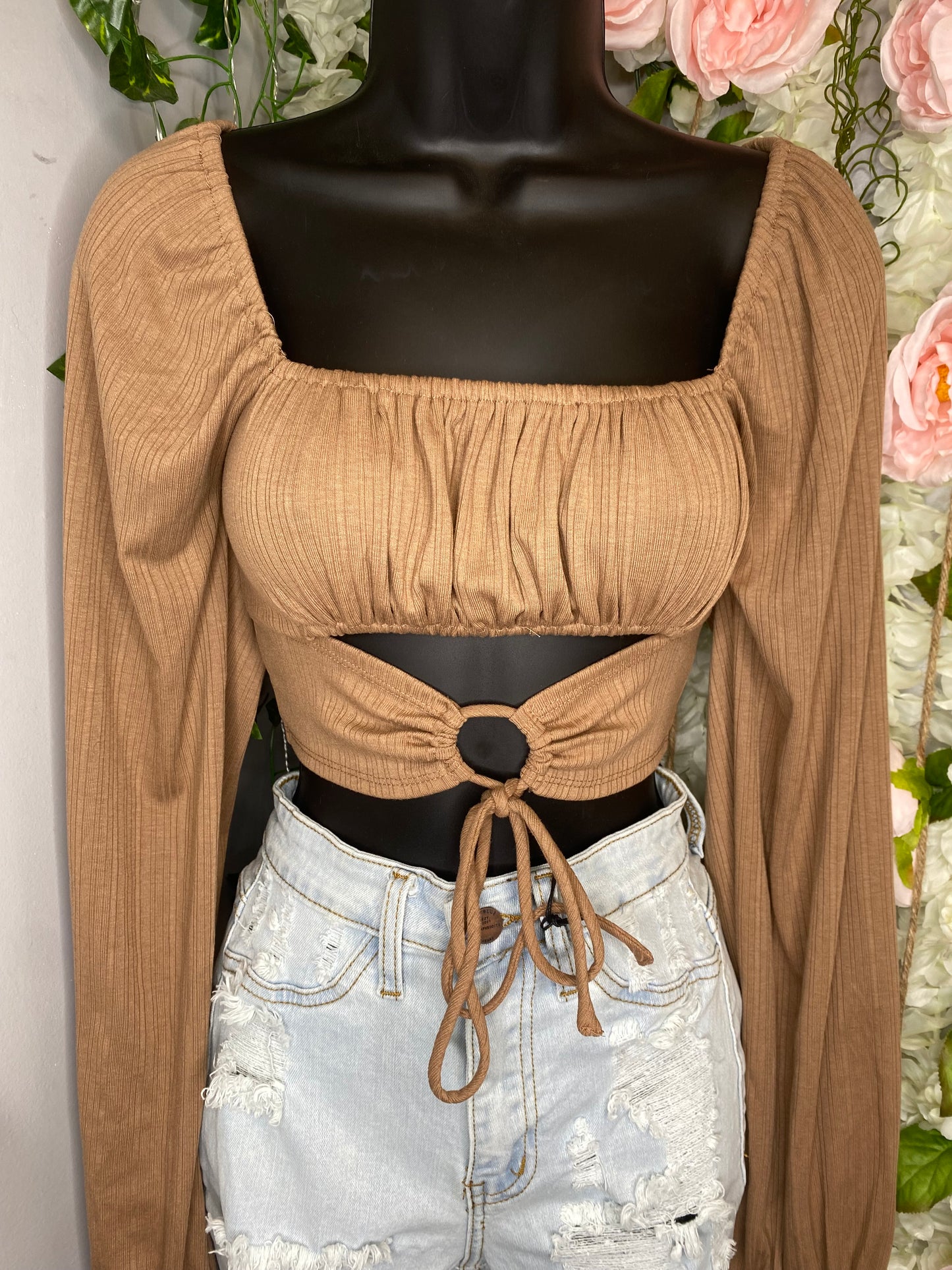 fashion styles fashion trends Day party fit Day party fashion Afterparty fashion After party fashion accessory cropped long sleeve top