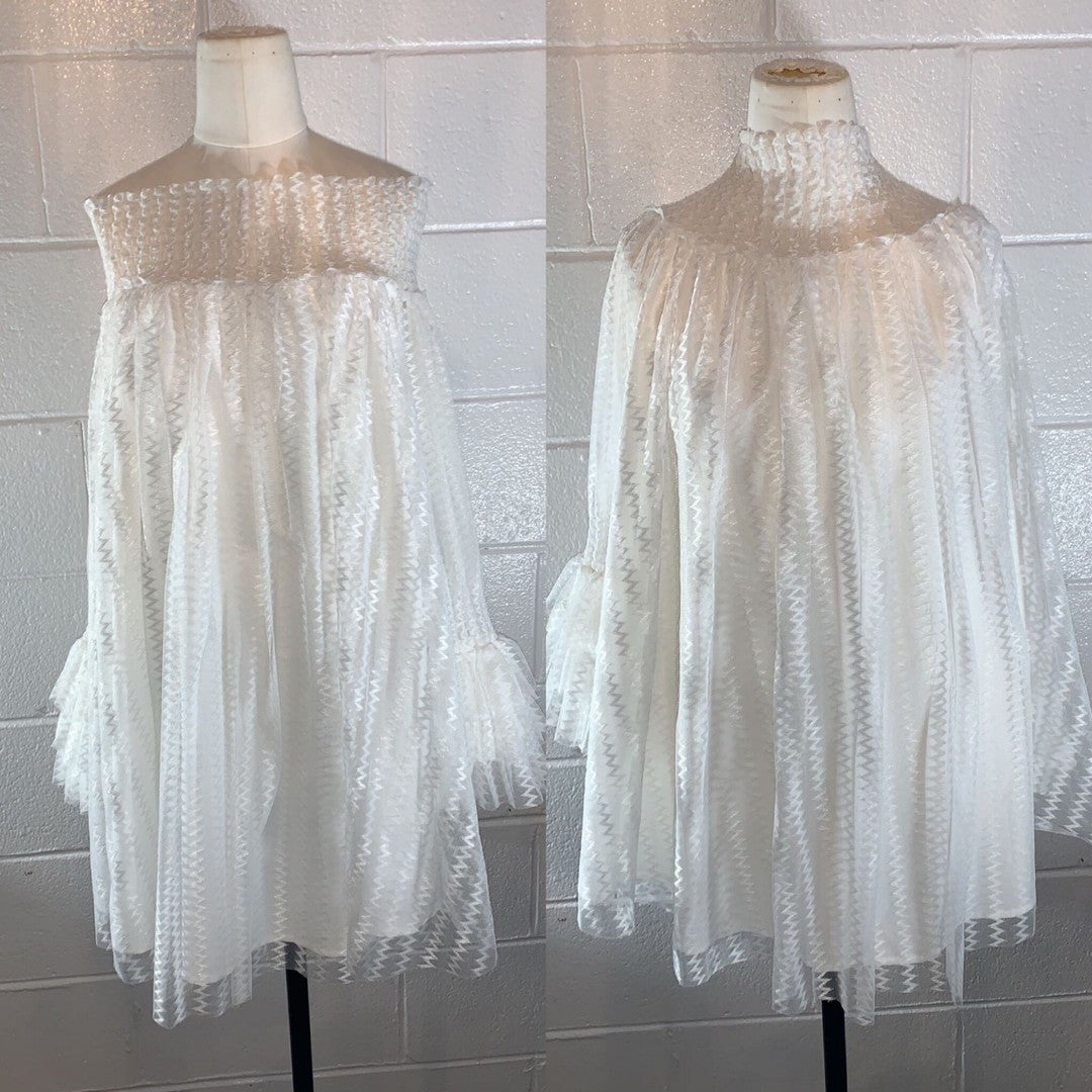 Gracia White Fluffed
